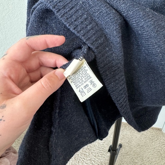 Vintage Eddie Bauer Navy Wool Sweater - Picture 7 of 10